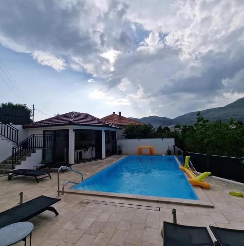 Studio Apartmani Milovic Trebinje Eksteriør billede